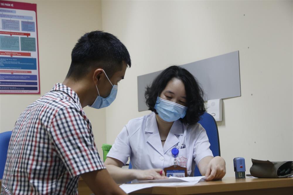 Cách nhận biết cơ thể có bị dị ứng khi tiêm vaccine Covid-19 hay không-2