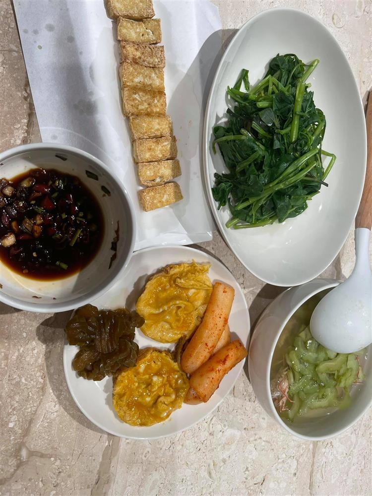 Hồ Ngọc Hà làm gì mà mẹ đẻ thốt lên có con gái thật tuyệt?-2