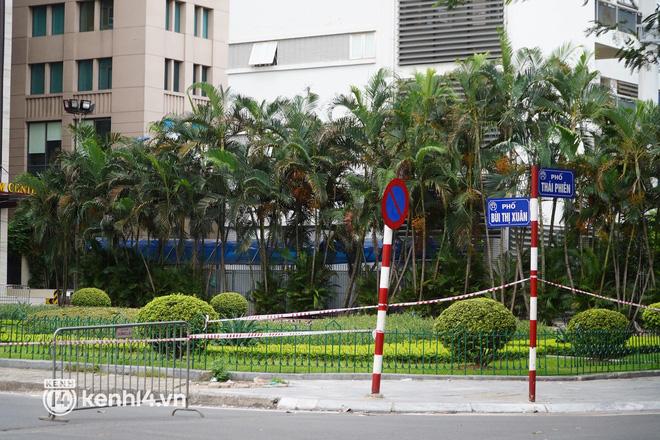 NÓNG: Hà Nội phong tỏa Vincom Bà Triệu, bảo vệ nghi nhiễm Covid-19-6