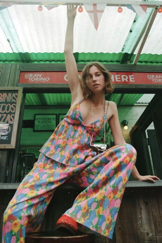 Loạt quần hoa bà thím lại chiếm sóng hè năm nay-3