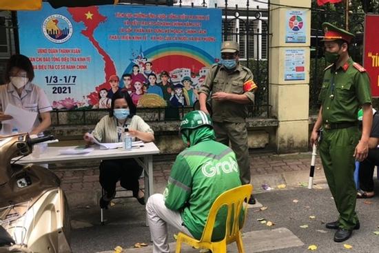 Hà Nội xử phạt 4,6 tỷ đồng sau 5 ngày giãn cách chống dịch