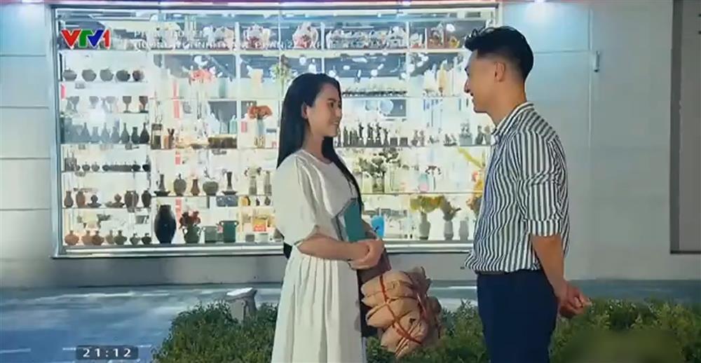 Hương Vị Tình Thân tập 1: Vợ Long giả gái ngoan sáng đọc sách, tối lên bar-5