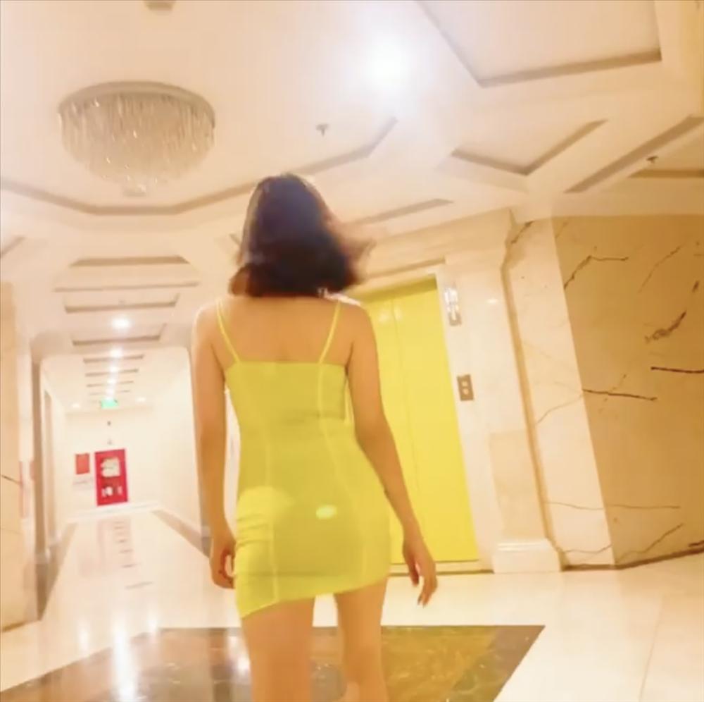 Lệ Quyên catwalk điên đảo, liên tục zoom hình vào nơi nhạy cảm-6