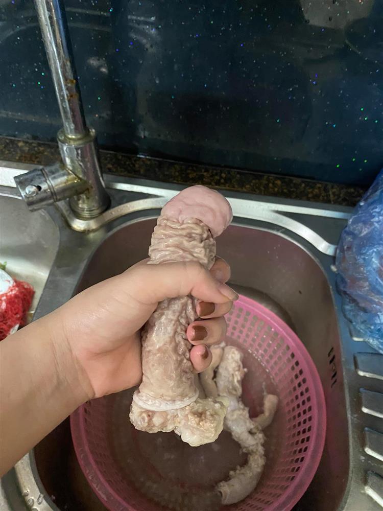 Ngượng tái mặt vì luộc lòng lợn mà lại thành của quý rõ mồn một-2