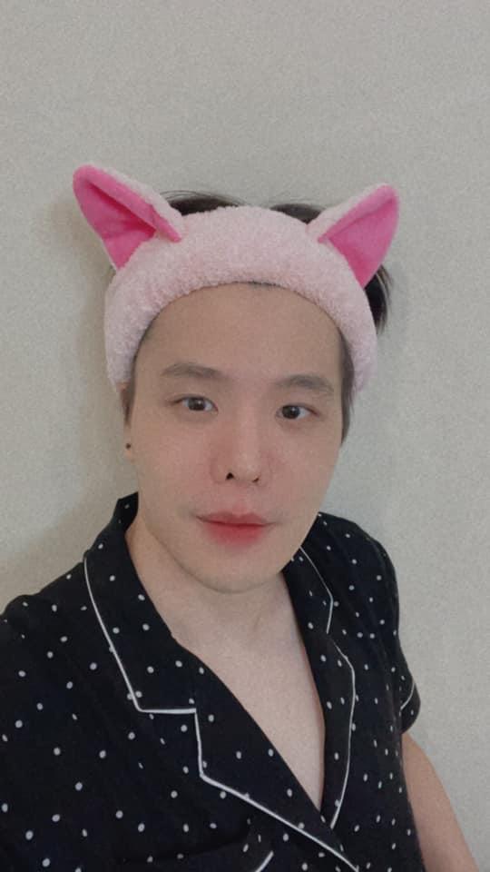 Trịnh Thăng Bình trổ bóng với mặt cả tảng phấn, còn đánh cả son?-4