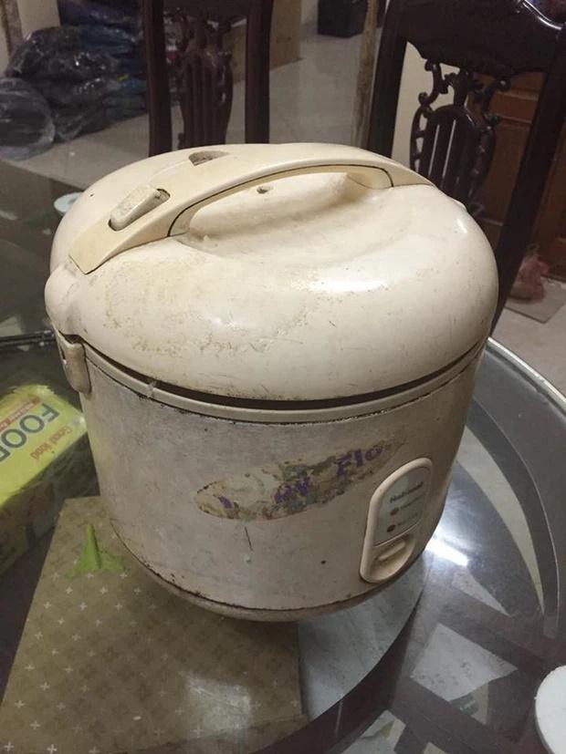 Thanh niên 27 tuổi vẫn để bố mẹ nhắc cái muôi múc canh là anh-4