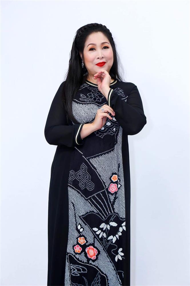 Hồng Vân tháo danh hiệu NSND ra khỏi Fanpage-3