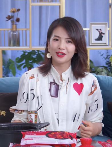 Sao Hoa ngữ livestream: Người chốt đơn 30 tỷ, kẻ bán 10 căn hộ-2