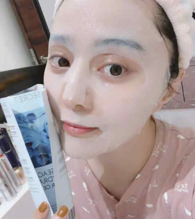 Sao Hoa ngữ livestream: Người chốt đơn 30 tỷ, kẻ bán 10 căn hộ-4