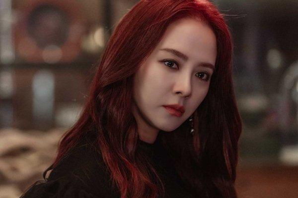 Tạo hình ác nữ của mợ ngố Song Ji Hyo trong phim mới