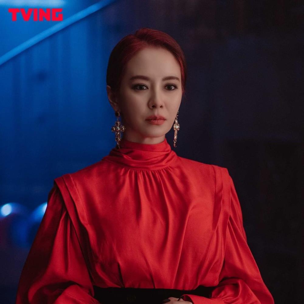 Song Ji Hyo gây choáng khi hóa ác nữ trong phim mới-3