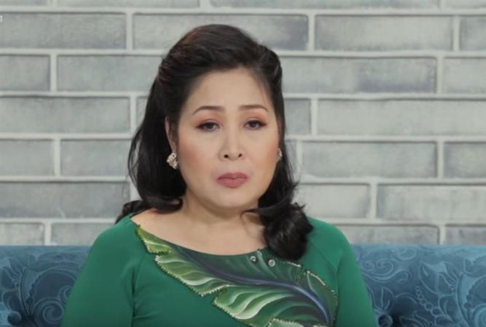 Fanpage Hồng Vân gỡ danh hiệu NSND, dân mạng ngỡ ngàng - ngã ngửa-9