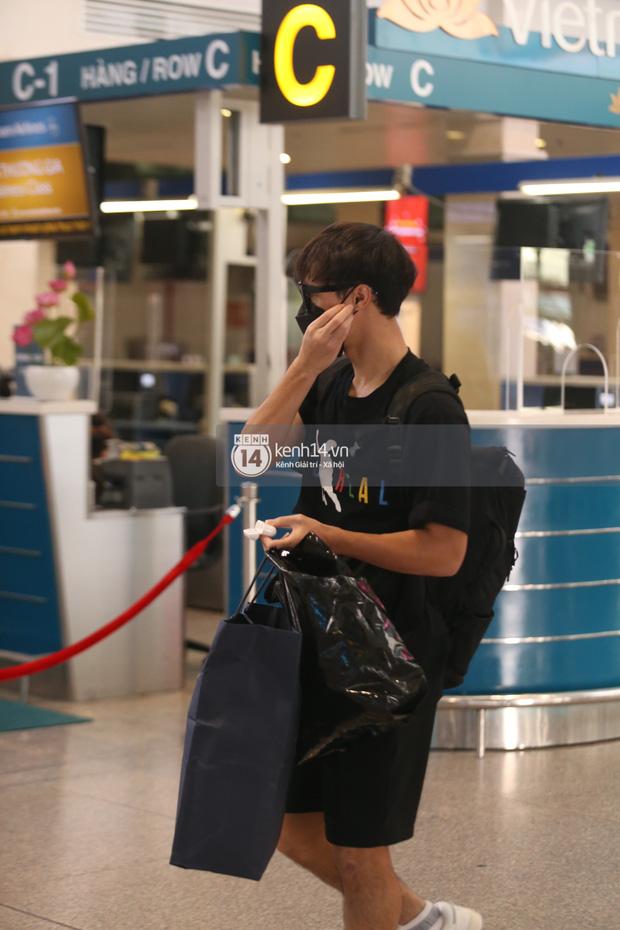 Chủ tịch Văn Toàn ở phố bảnh bao, về quê cũng ra đồng lội ruộng-3