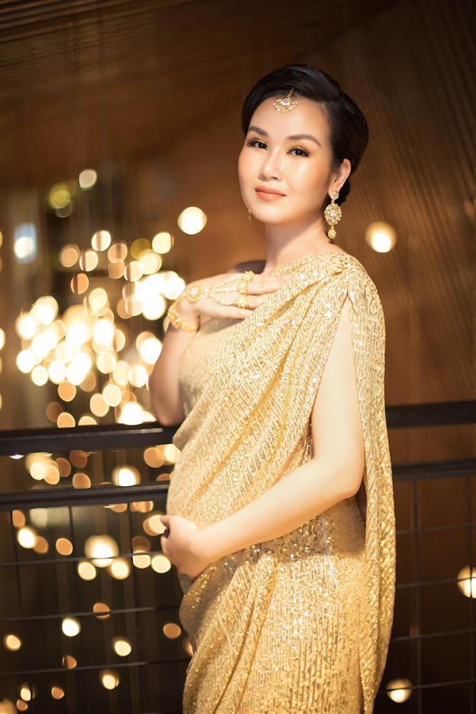 Con gái Võ Hạ Trâm xuất hiện chính diện, đôi mắt Ấn Độ tuyệt đẹp-7