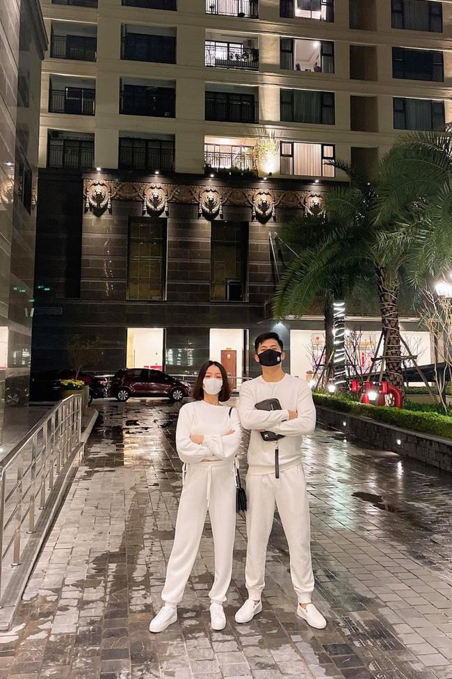 Lệ Quyên mặc đồ ngủ sexy, công khai đang sống cùng tình trẻ?-3