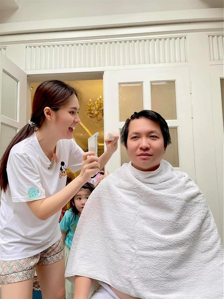 Đoàn Di Băng trổ tài cắt tóc khiến chồng đại gia đòi bỏ nhà đi bụi-1