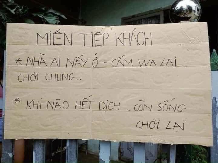 Đề phòng dịch bệnh, nhà nhà người người treo thơ ngồi yên tại chỗ-6