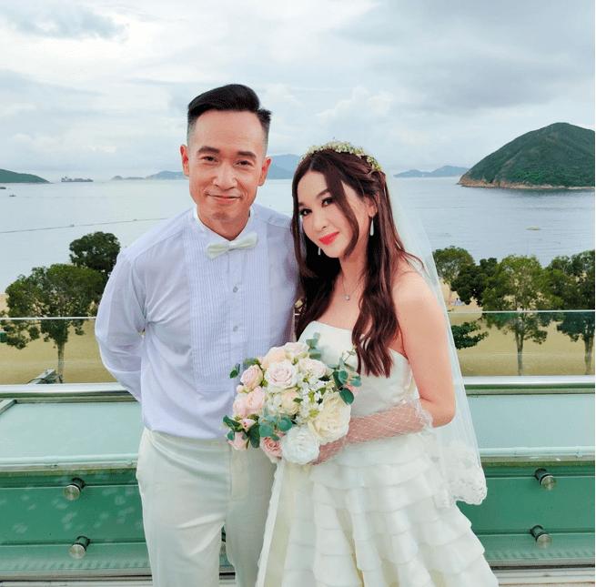 Ôn Bích Hà mặc váy cô dâu, tiệc sinh nhật tưởng đâu tiệc cưới-2