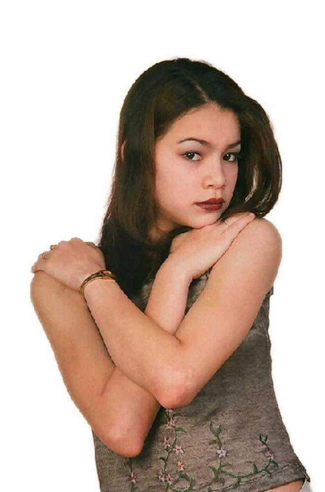 Ảnh 20 năm chưa từng công bố của Hồ Ngọc Hà, nghi vấn dao kéo?-6