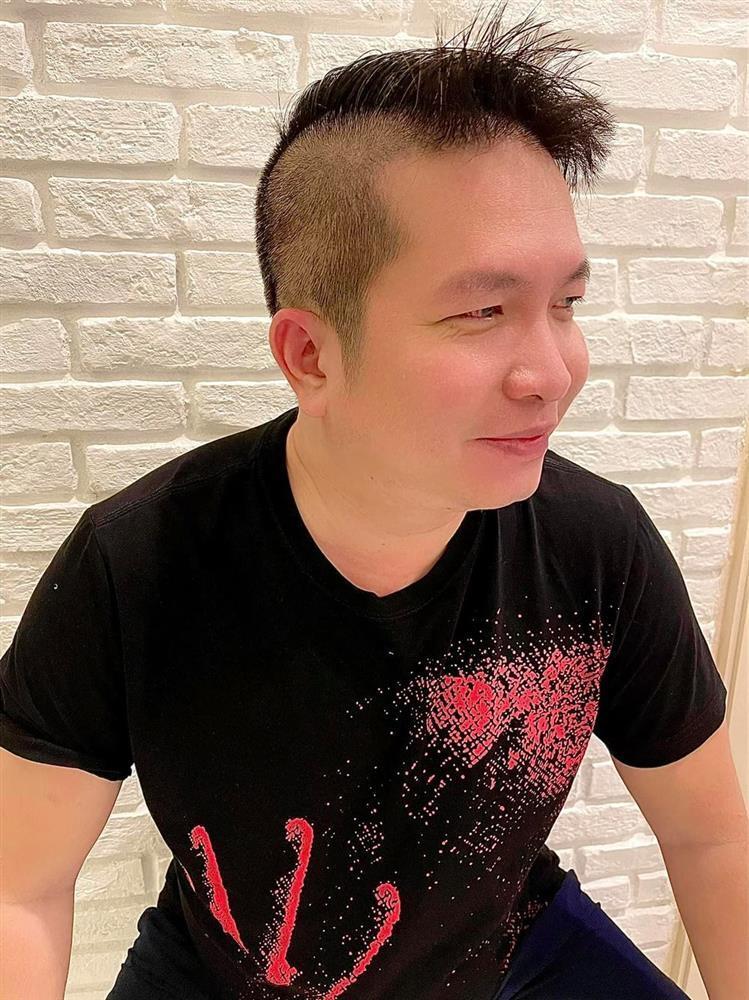 Từ CEO đến tỷ phú chỉ còn cái nịt khi nhờ bạn đời cắt tóc-5