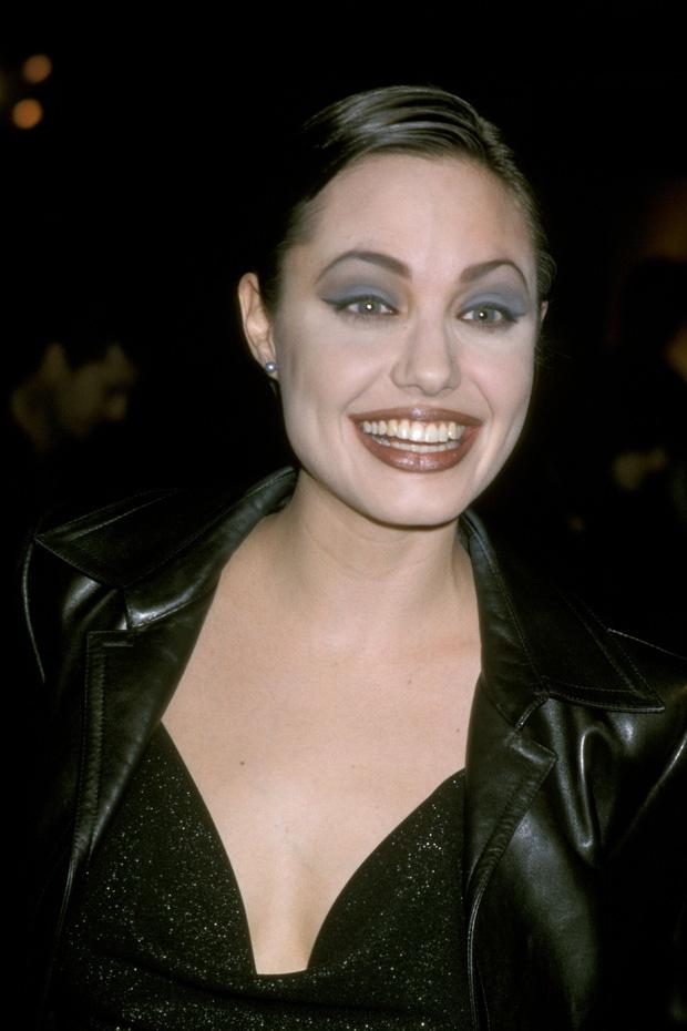 Angelina Jolie cân mọi style makeup, nhưng có 1 kiểu không dám thử lại-7