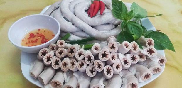 Nghe lời chị bán lòng lợn dẻo miệng, cô gái sốc nặng khi móc ra vật thể lạ-4