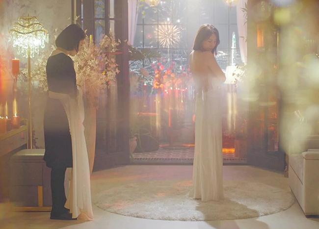 Những cảnh tưởng sốc nhưng càng xem càng nghiện của nữ hoàng 18+-3