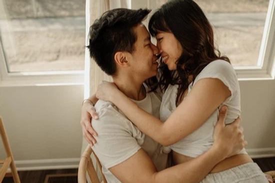 Xa nhau mùa dịch, nhiều cặp đôi than trời vì 'nhớ hơi' đối phương