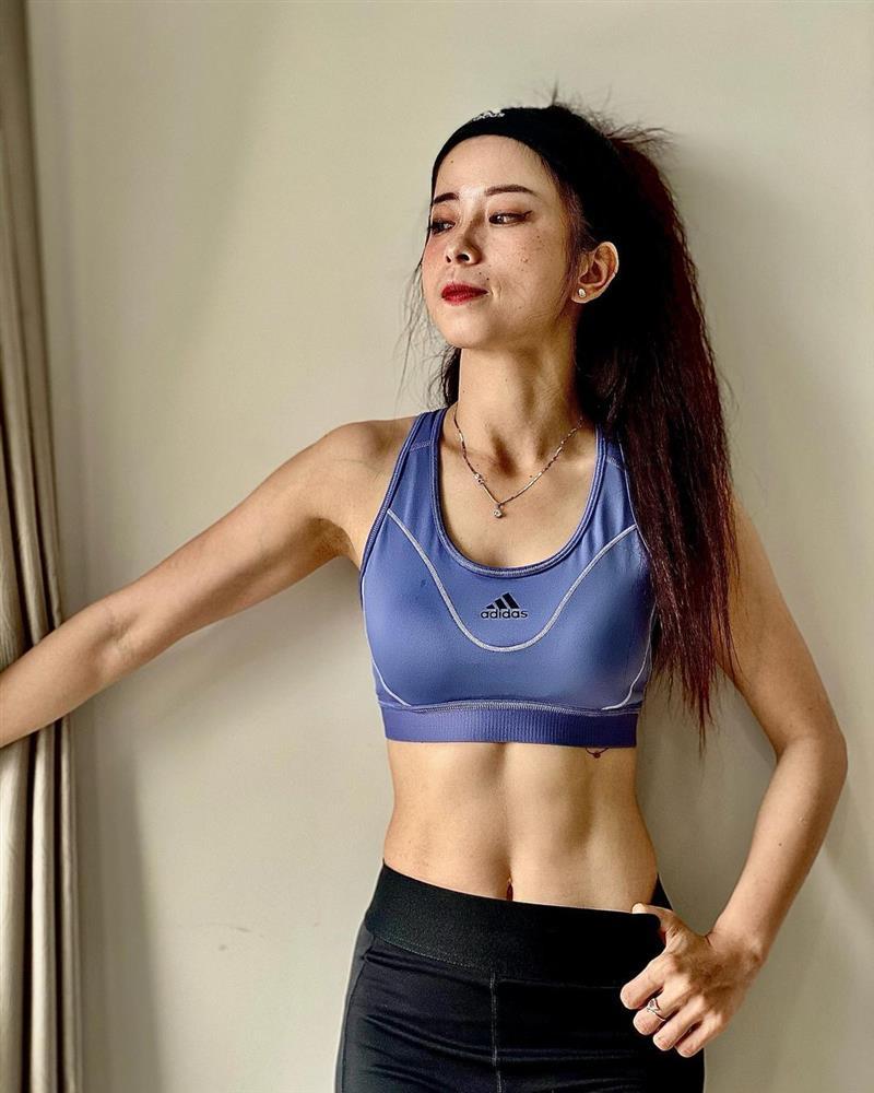 Hot girl Taekwondo Châu Tuyết Vân khoe cơ bụng săn chắc, vòng eo con kiến-8