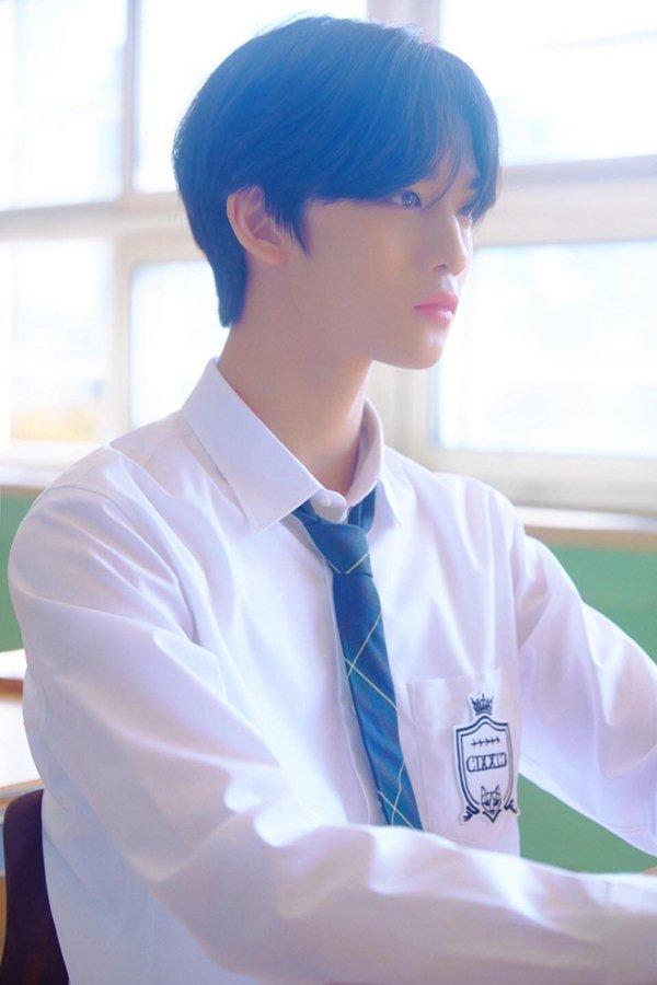 Bae Jin Young (CIX) lấn sân sang diễn xuất với vai nam chính trong web drama “The @ccount Has Been Deleted”. Trong phim anh vào vai một chàng trai ấm áp, có phần ngốc nghếch.