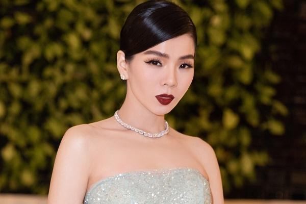 Cách xưng hô đời thường của Lệ Quyên và phi công kém 12 tuổi-4