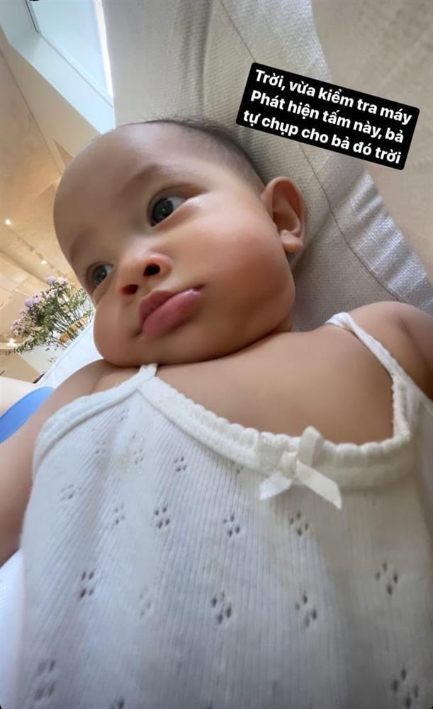 Hồ Ngọc Hà hết hồn khi phát hiện ảnh tự sướng của Lisa-1