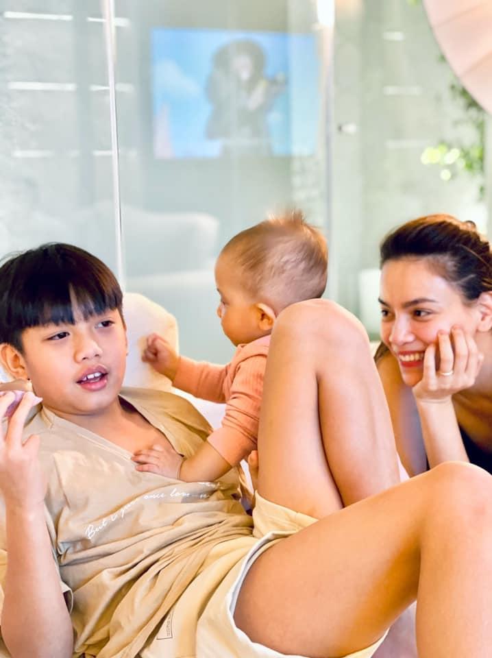 Hồ Ngọc Hà hết hồn khi phát hiện ảnh tự sướng của Lisa-8