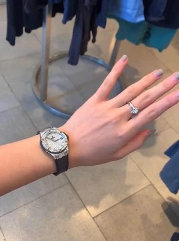 Quà khủng của rich kids Việt: Siêu xe 70 tỷ, hàng hiệu nhiều vô biên-26