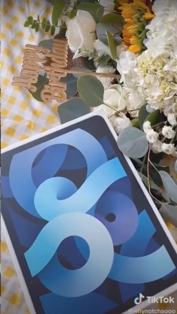 Quà khủng của rich kids Việt: Siêu xe 70 tỷ, hàng hiệu nhiều vô biên-30