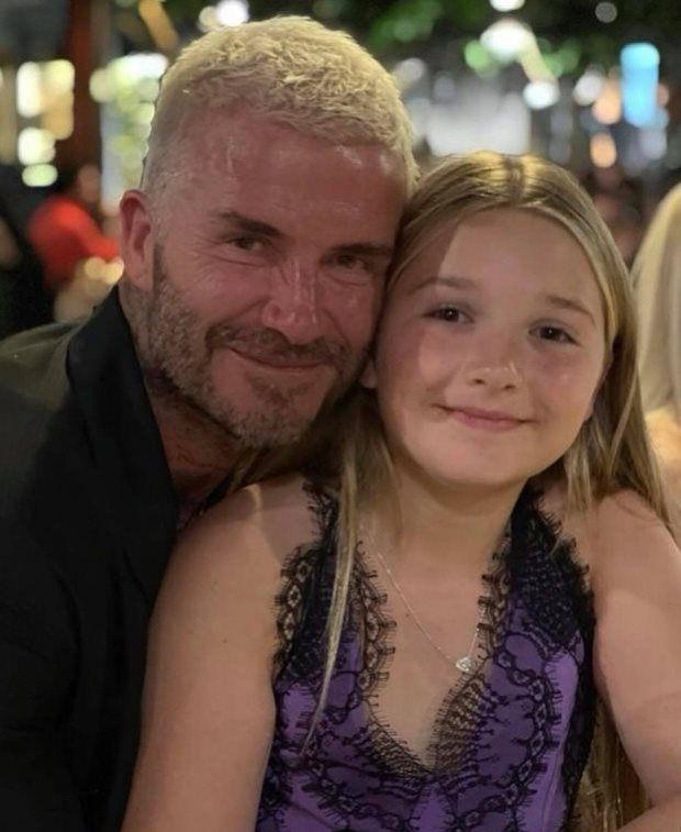 Beckham bị chỉ trích vì để con gái mặc đầm hở hang quá đà-2