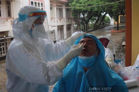 Phú Thọ: 4 người hồi hương bị tai nạn, test nhanh 3 ca nhiễm Covid-19