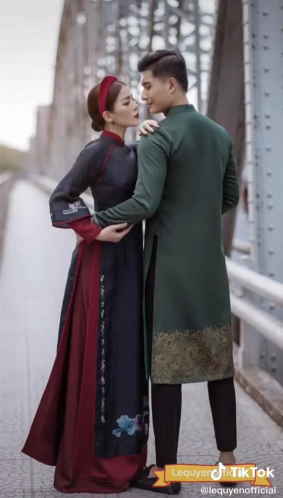 Lệ Quyên mặt mộc kém sắc vẫn được phi công trẻ âu yếm ở sân bay-4