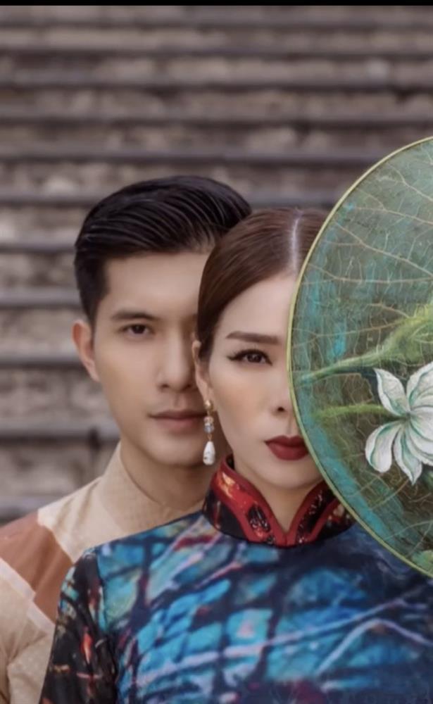 Lệ Quyên tay trong tay tình trẻ Lâm Bảo Châu ở Côn Đảo-8