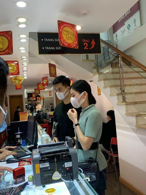 Bộ ảnh Lệ Quyên tình tứ với Lâm Bảo Châu bị nhận xét như 2 mẹ con-7