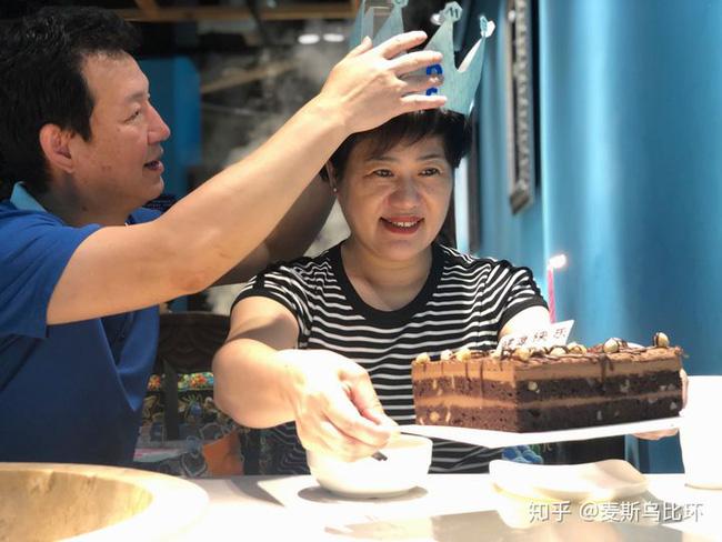 Mâm cơm để phần con dâu và con trai: Câu chuyện mẹ chồng thiên vị-1