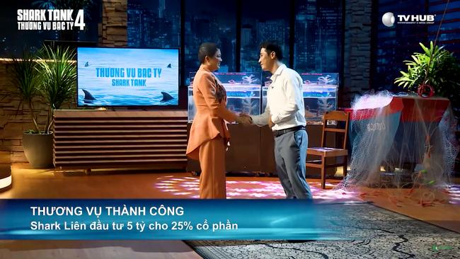 Shark Link lộ vẻ ham ăn trên trường quay Shark Tank-4