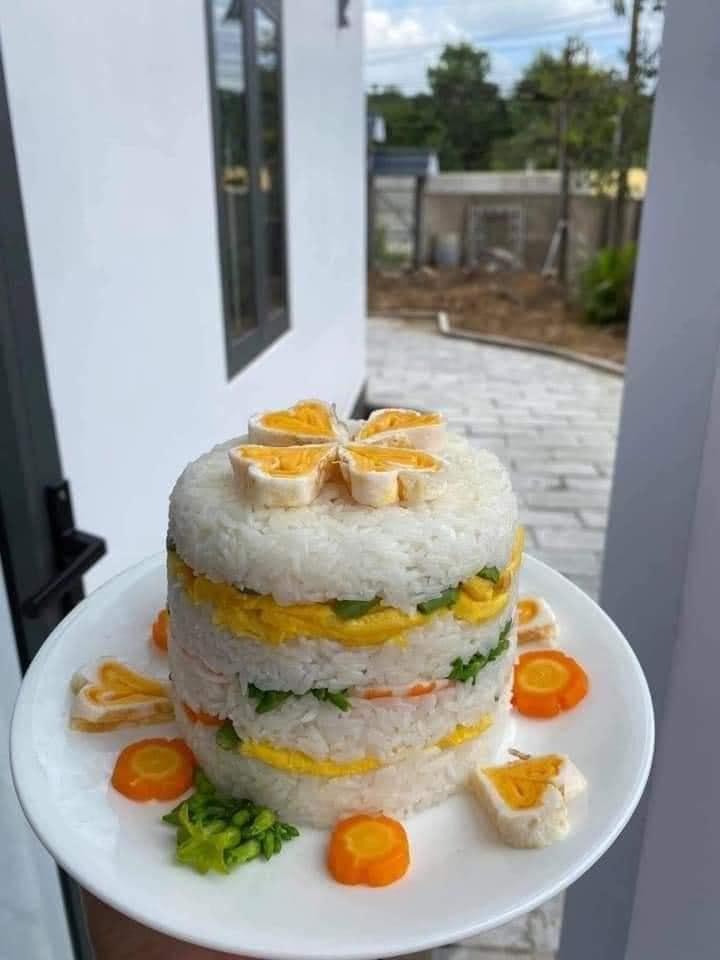 Những chiếc bánh sinh nhật mùa dịch hình dáng trăm năm có một-1