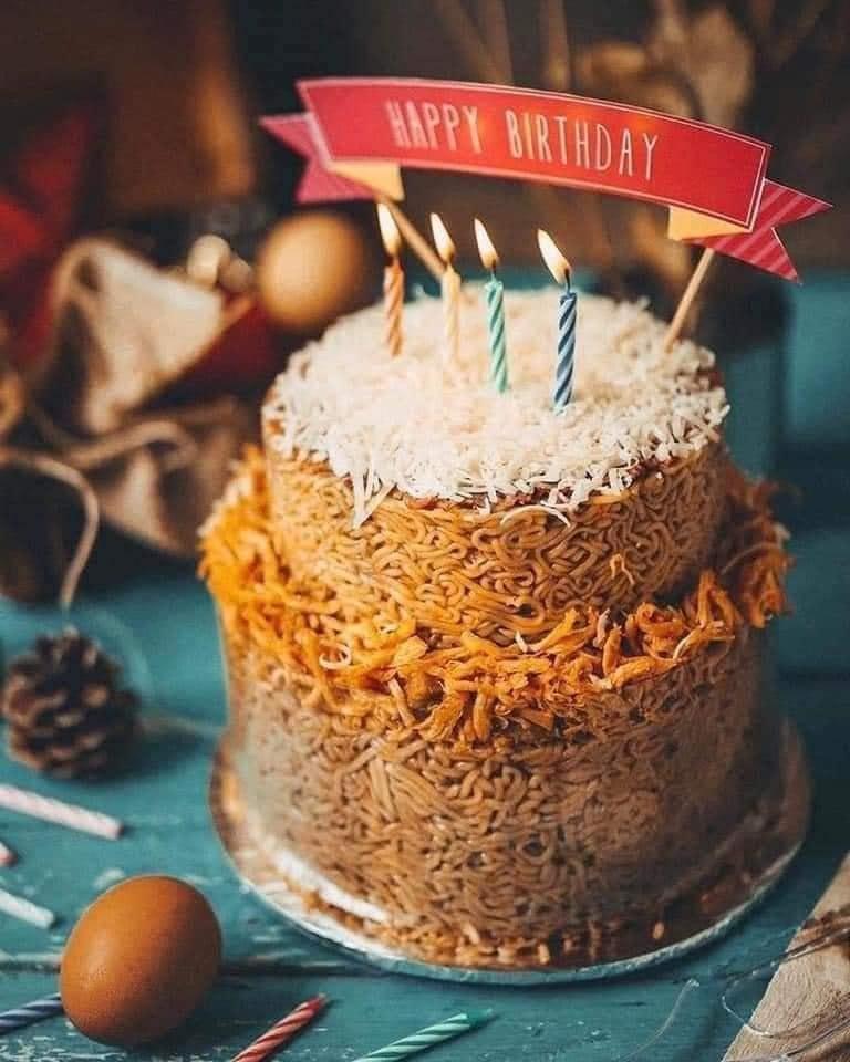 Bánh sinh nhật: Hãy xem những hình ảnh về các mẫu bánh sinh nhật đẹp mắt và ngon miệng, để bạn có thể lựa chọn cho những người thân yêu của mình những món quà sinh nhật ý nghĩa nhất.