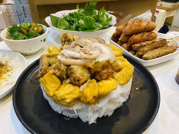 Những chiếc bánh sinh nhật mùa dịch hình dáng trăm năm có một-5