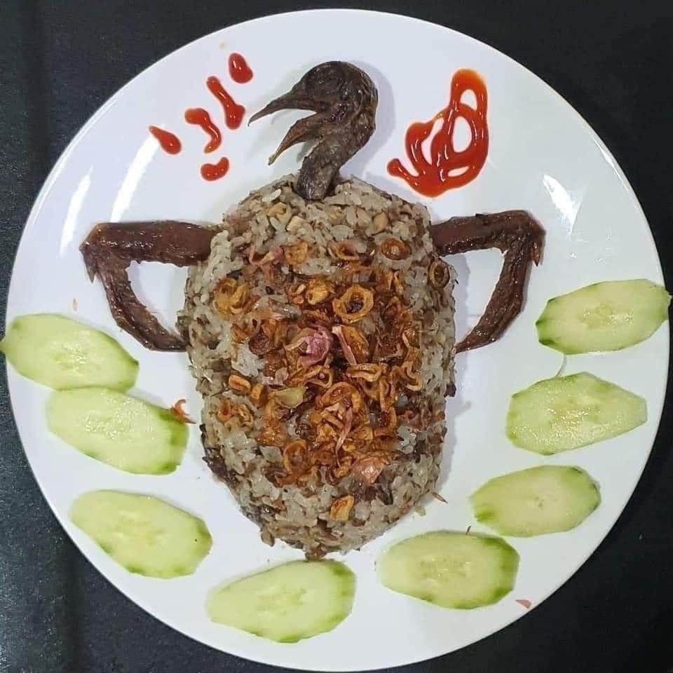 Những chiếc bánh sinh nhật mùa dịch hình dáng trăm năm có một-12