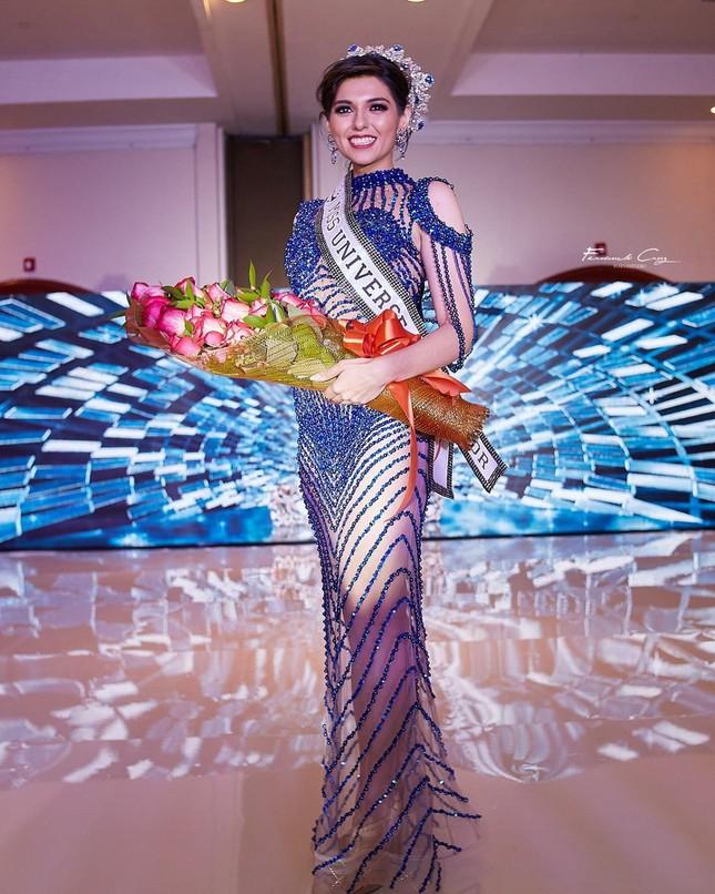 Tân Hoa hậu Hoàn vũ El Salvador chỉ cao 1m64, body lực sĩ-3