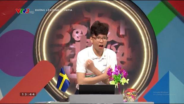 NÓNG: Thí sinh bị tố tự nhận quen người trong ban ra đề Olympia-9