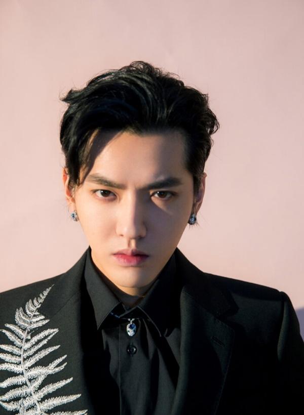 Đạo diễn Phùng Tiểu Cương bị đào lại sự tích bắt 50 cô gái cởi trần casting-1