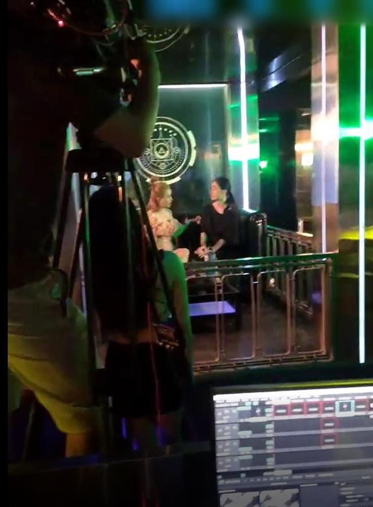 Hương Vị Tình Thân: Bà Xuân lên bar, phen này Thiên Nga giãy chết-3